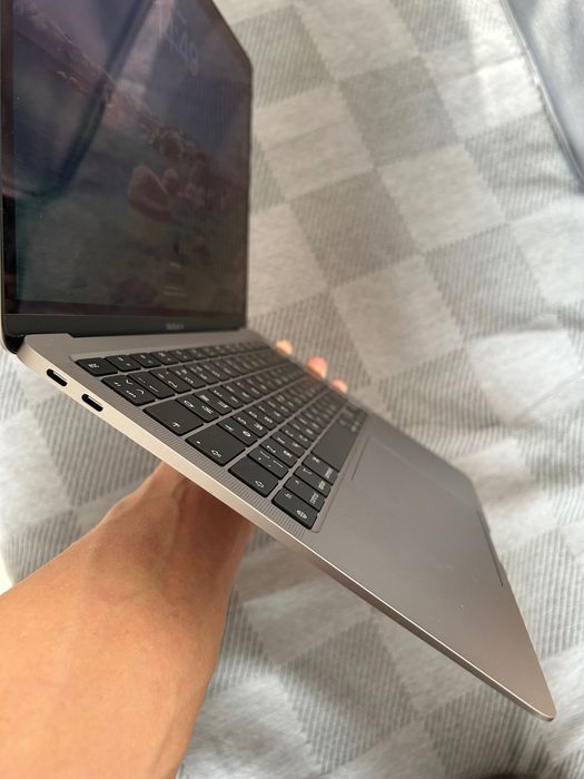 MacBooK Air состояние новое