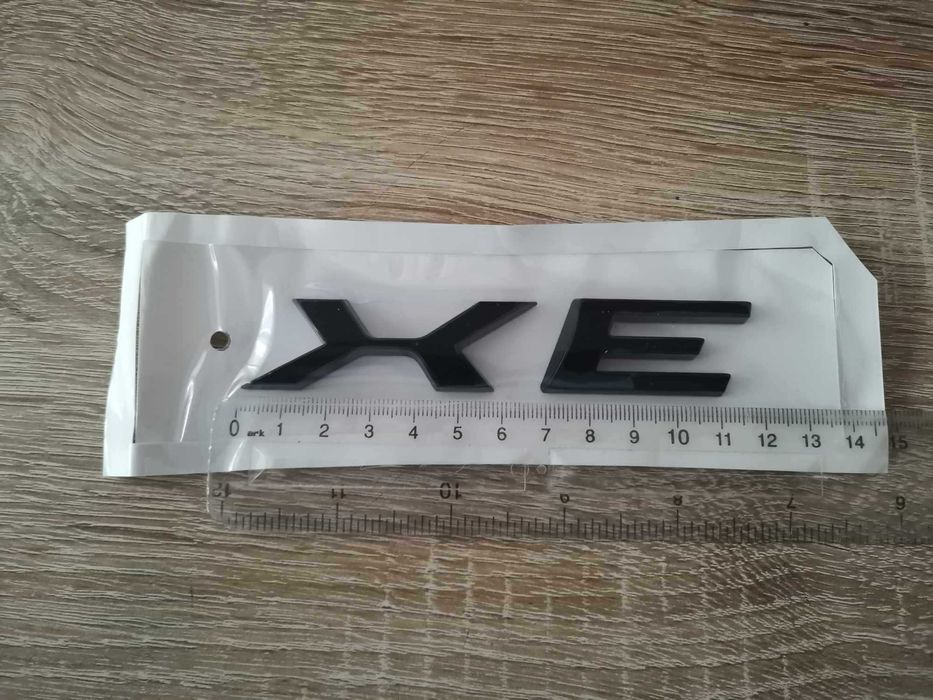 черна емблема лого Ягуар Jaguar XE