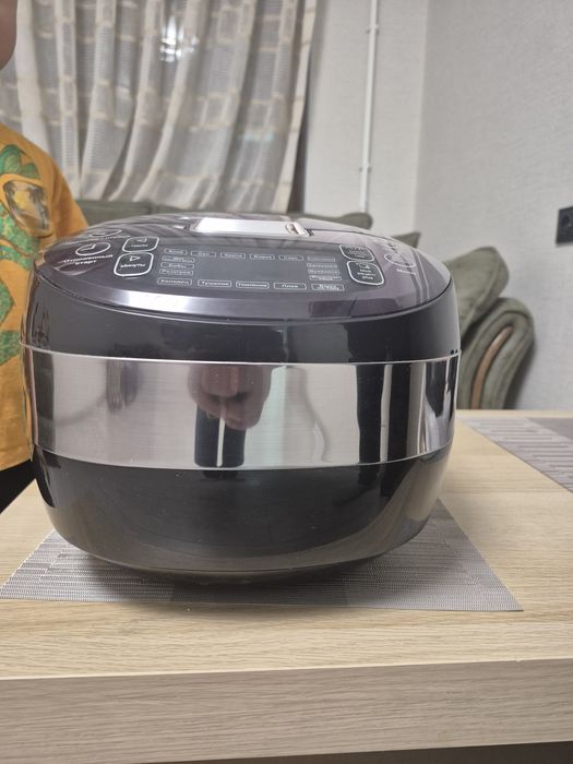 Продаётся мультиварка Polaris