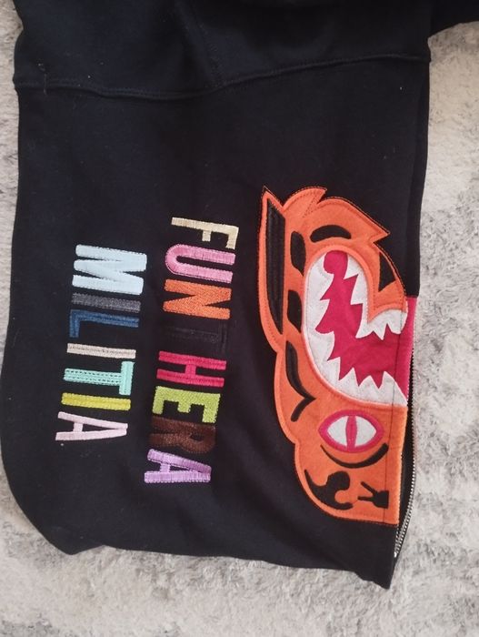 продам черный bape tiger