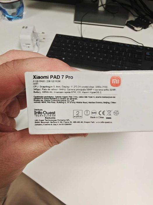 Xiaomi 7 Pro 256 gb + husa cu tastatura originala. ambele in garantie