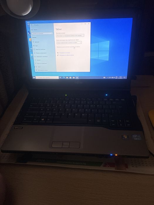 Лаптоп Fijitsu Windows 7