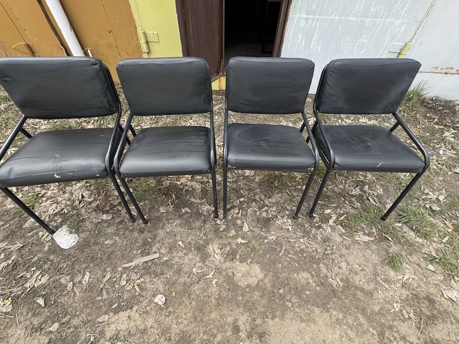 Офисные стулья в хорошем состоянии