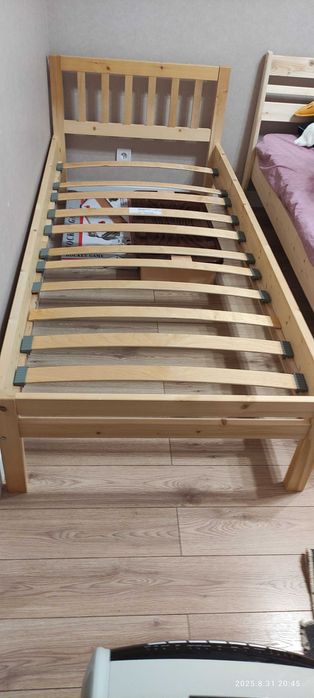 Деревянная кровать 200*90