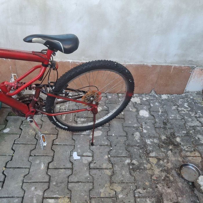 Vănd bicicleta în stare bună