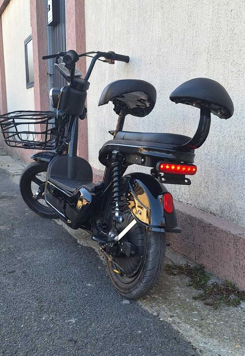 Scuter electric Nou LCD boxe li-ion viteza 50 km trotineta electrica