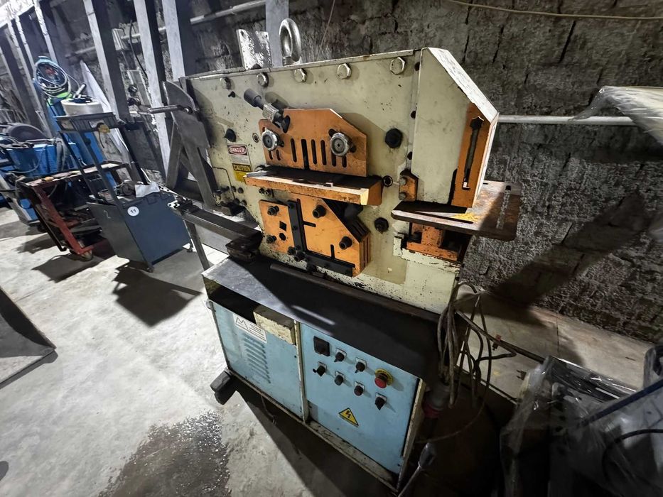 Mașină universală prelucrări metal poanson + gilotină + tăiere profile