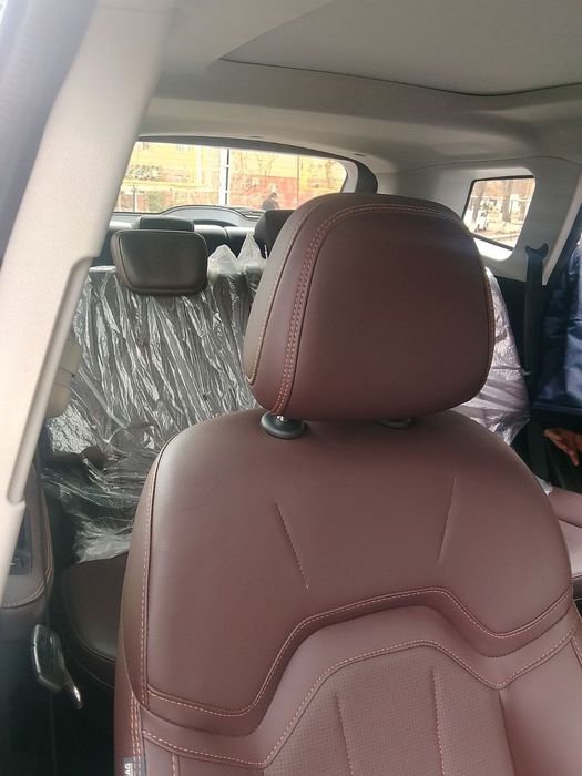 Moshina yangi ayol kishi mingan benzinda yurgan 95 da toza 25000.$