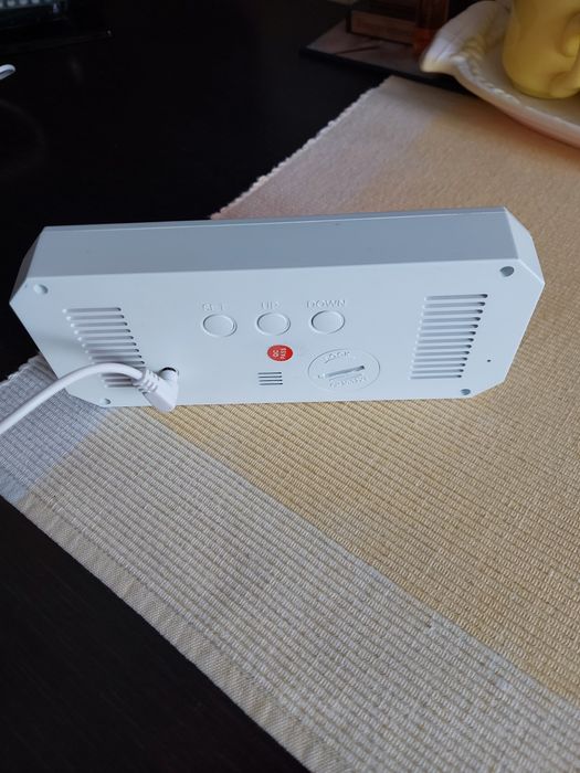 Ceas de masa electronic