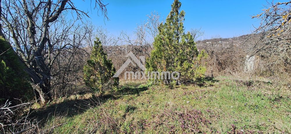 Парцел в Варна-м-т Планова площ 1140 цена 95000