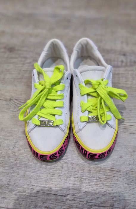 Спортни обувки Guess