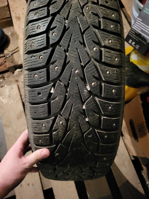 Шипованные шины.