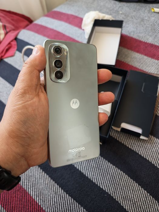 Motorola Edge 30 – Super subțire, ecran 144Hz. Ca nou, la cutie!