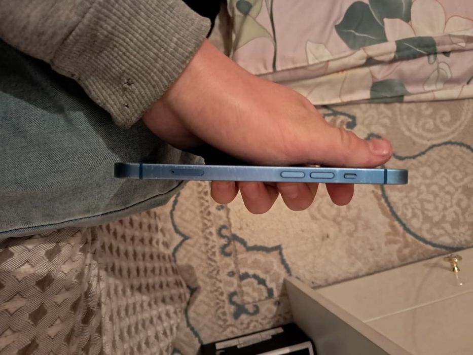 Айфон 13 сатылады