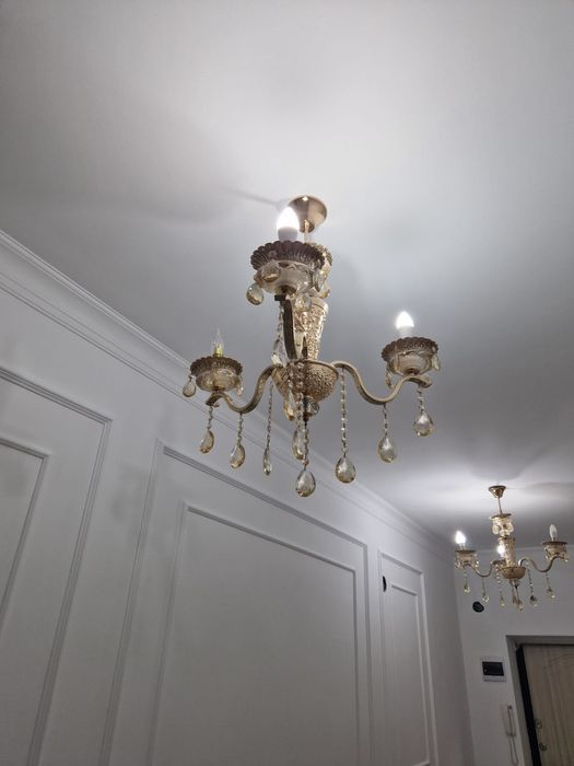 Люстра продается СРОЧНО 2 штуки