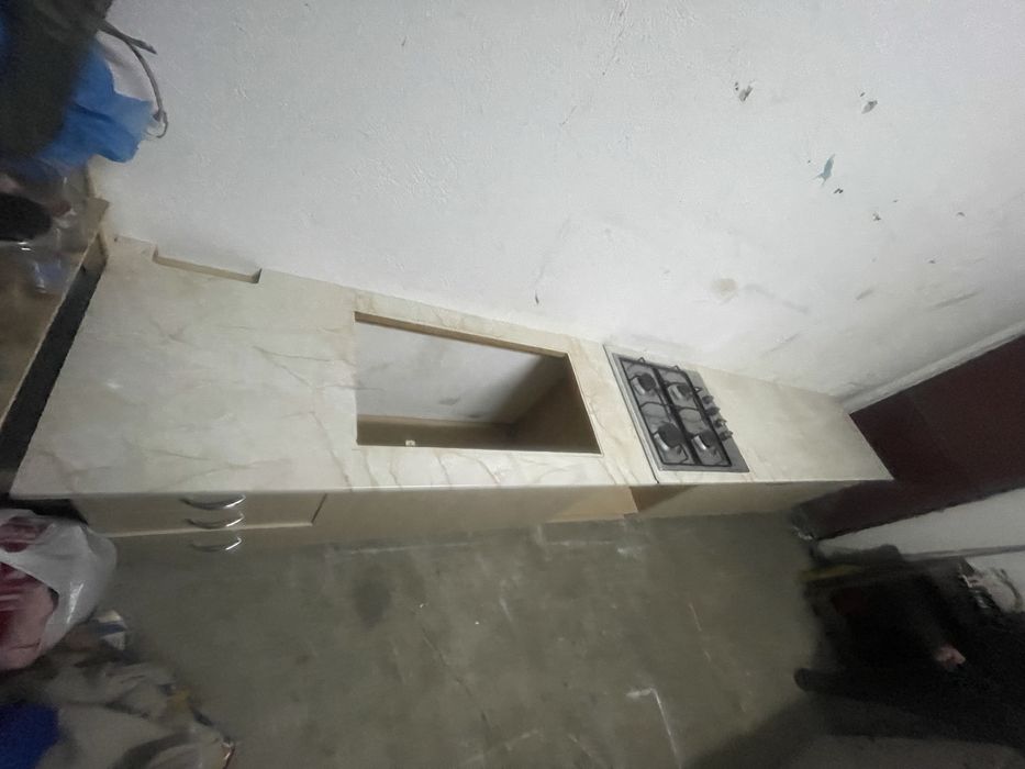 Vand mobila de bucatarie