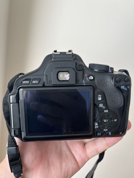 Canon 600d продам