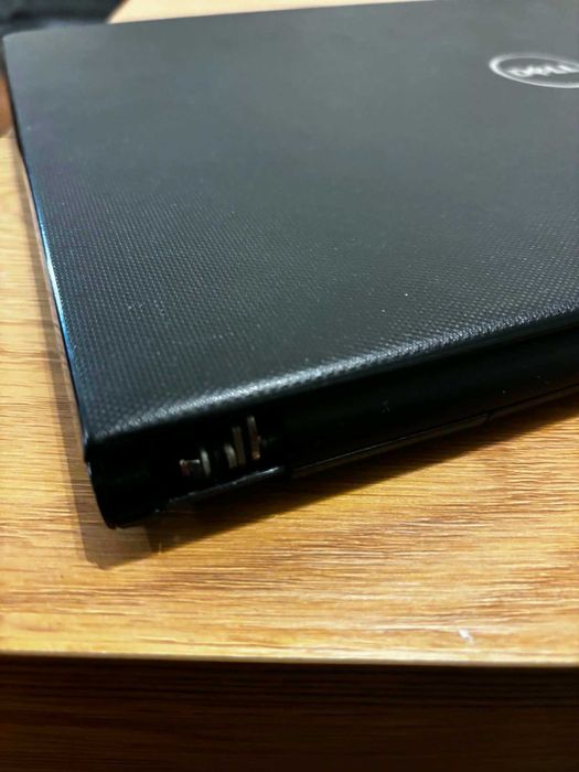 Лаптоп Dell Vostro 15 3568, 8 GB, 256, Windows 10 Pro