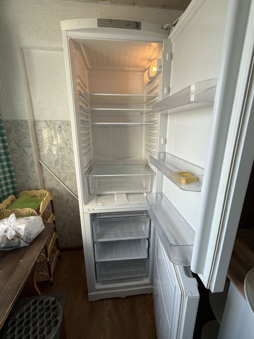 холодильник рабочем состоянии