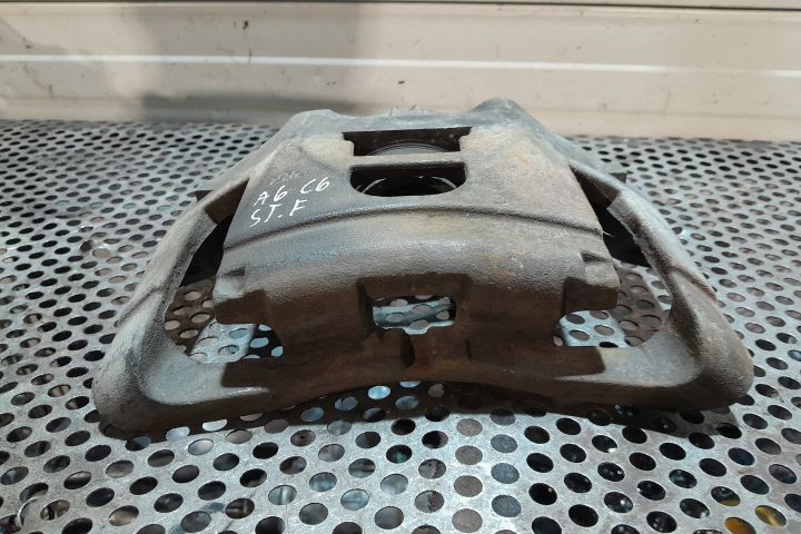 Etrier fata stanga Audi A6 4F/C6 [2004 - 2008] wagon 5-usi 2.7 TDI MT