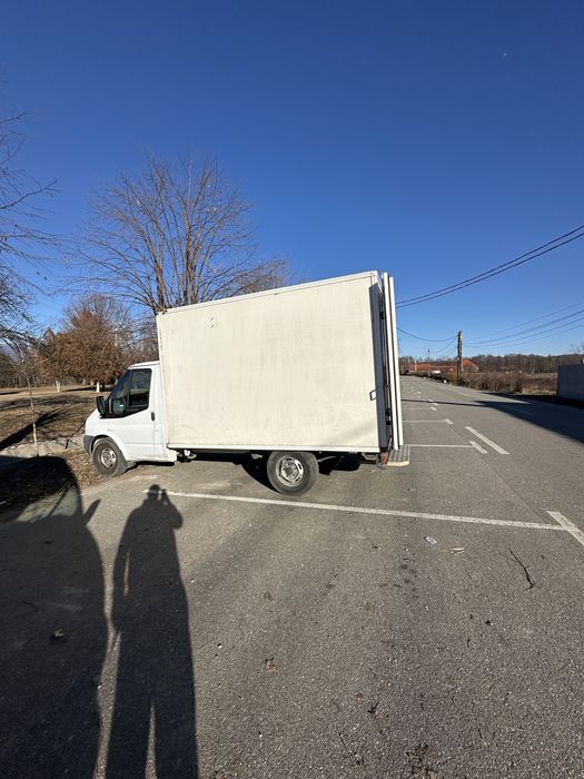 Masina frigorifica de închiriat