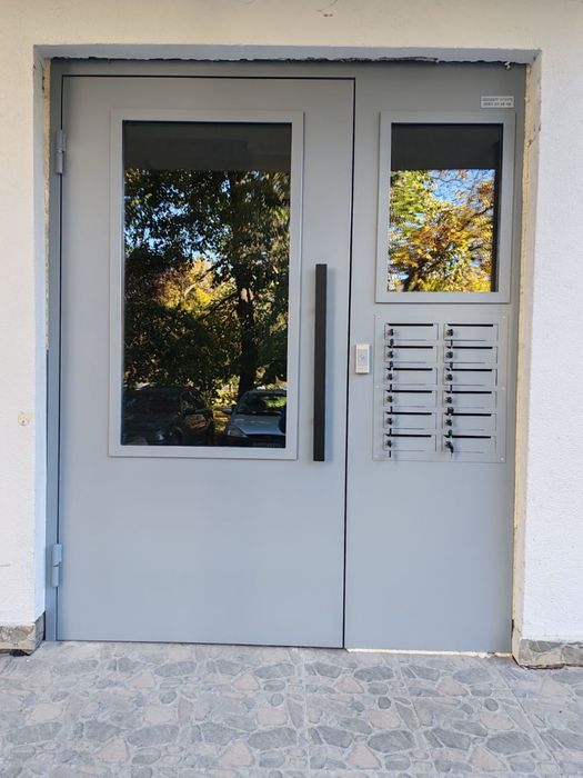 Врати за вход - от желязо, ковано желязо, ламели тип щора и други