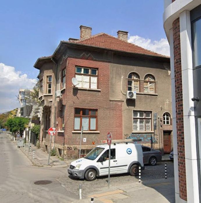 Продава се Къща в София, Център - 152 кв.м за 1544 €/кв.м - Снимка #1