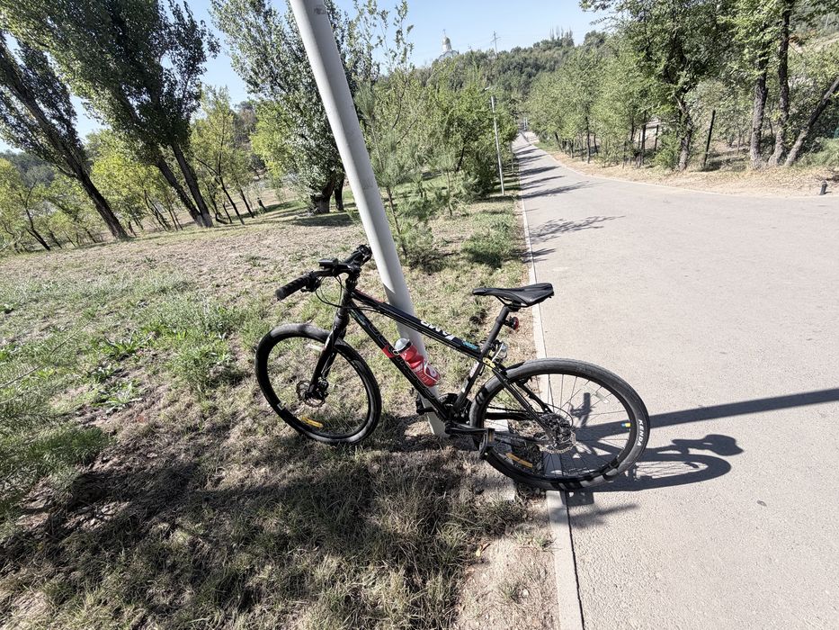 Велосипед Forward Sporting 27.5 3.0 disc