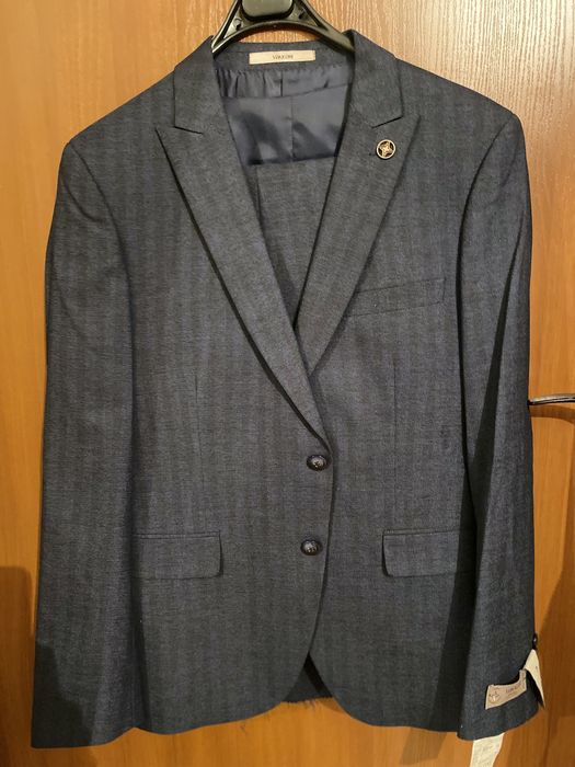 Продам костюм тройку, новая