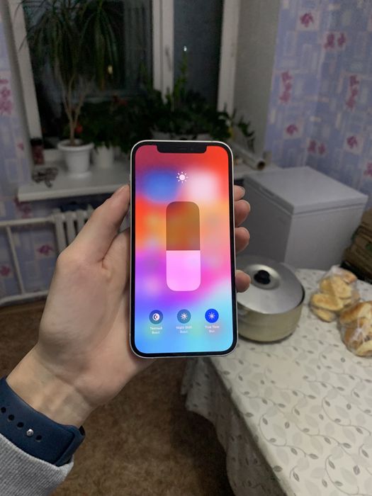 Продам Айфон 12 128gb