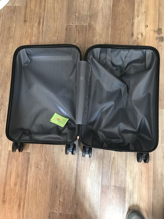 Чемодан маленький