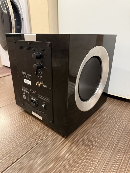 KEF R400b Качествен и масивен Subwoofer