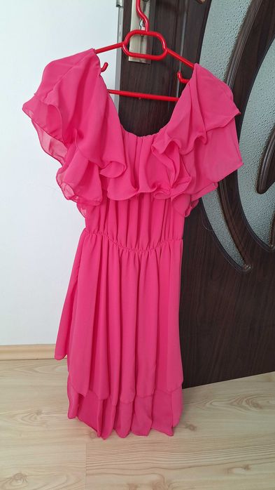 Rochie cu volane