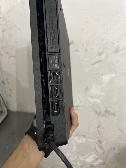 Playstation 4 Slim 1TB