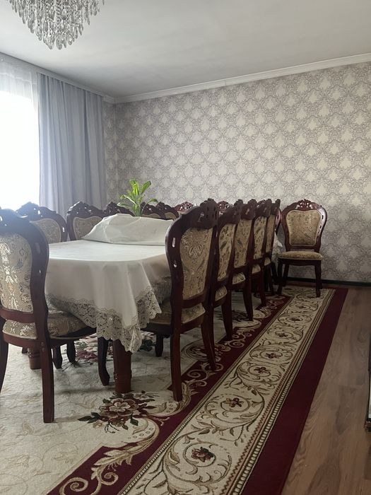 Стол из красного дерева, куплен в Армаде