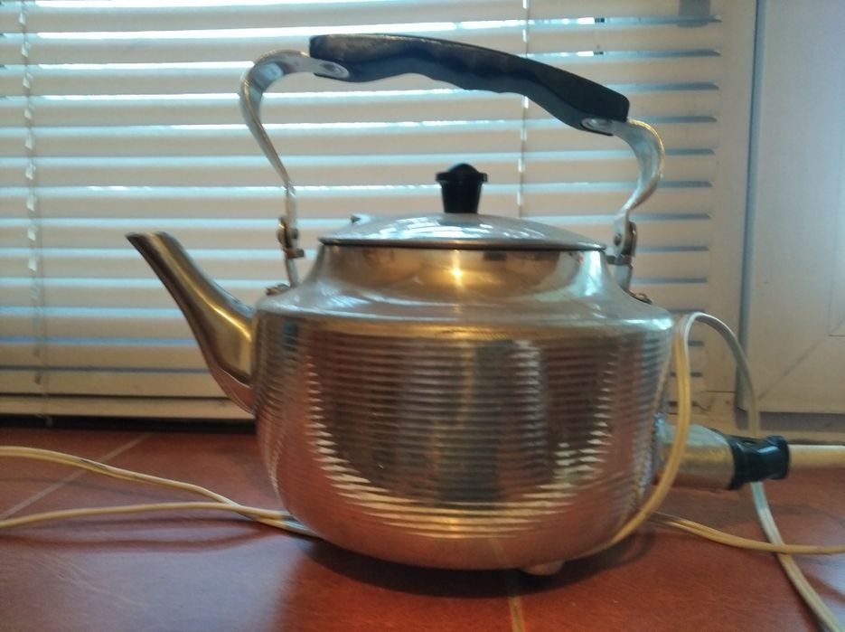 Продам электрический чайник
