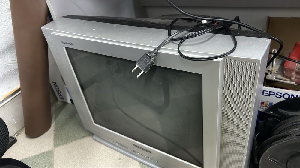 Продам телевизор