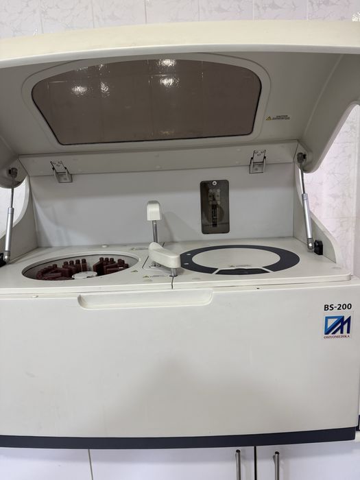 Биохимический анализатор Mindray BS 200