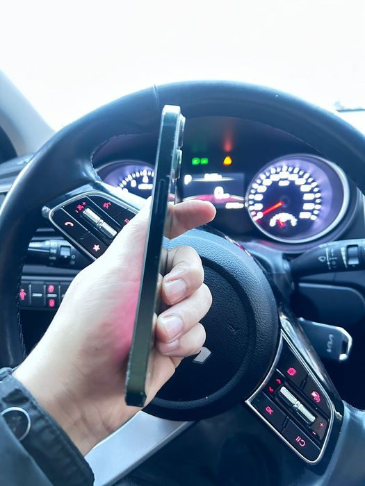 Продам айфон 13 а идеальном состоянии