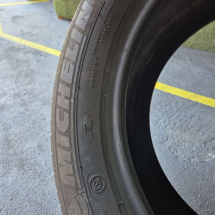 245 50 18 Michelin