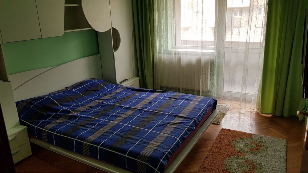 Inchiriez apartament 3 camere in centru