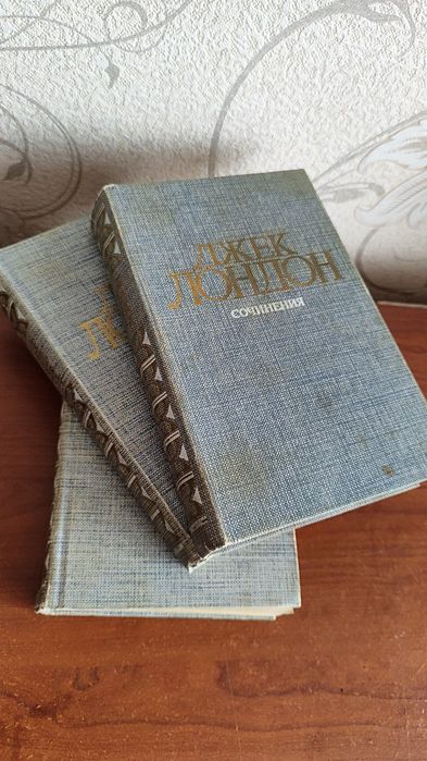 Распродажа книг.