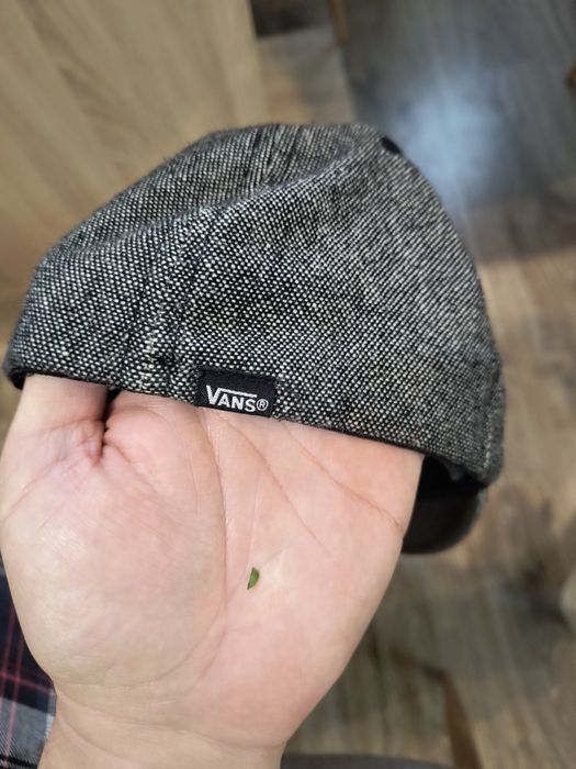 Лот шапки New Era и Vans Flexfit