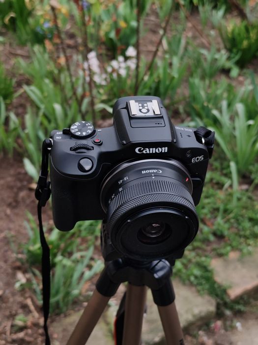 Canon EOS R100 + Kit