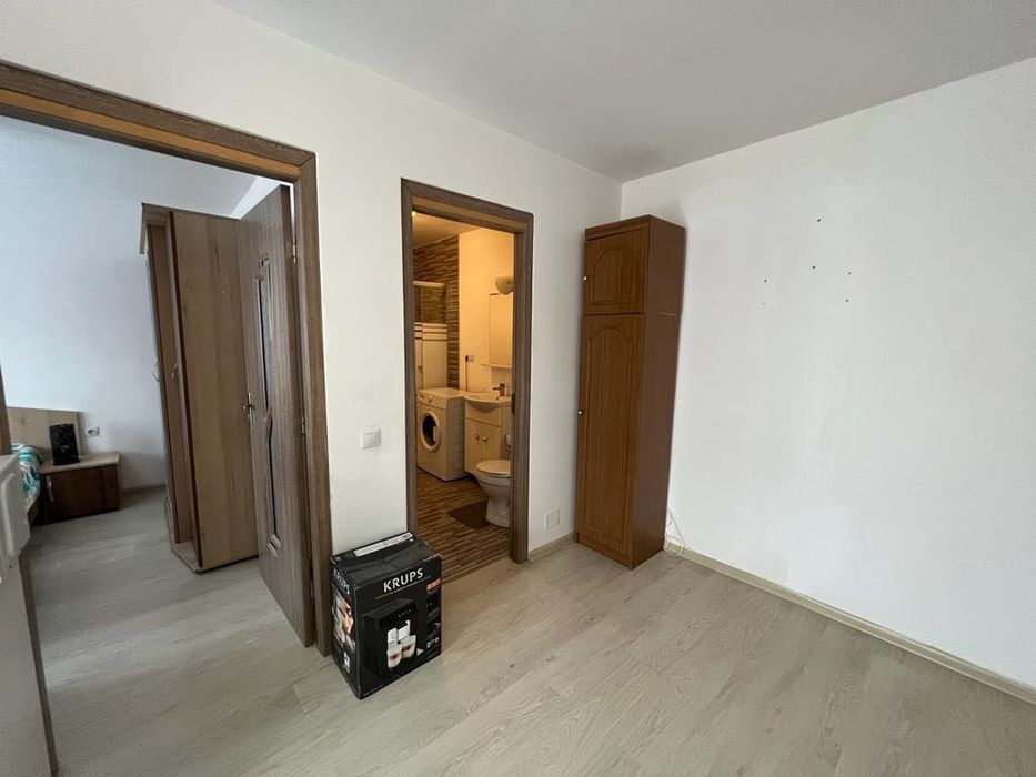 Inchiriez apartament, zona Vivo
