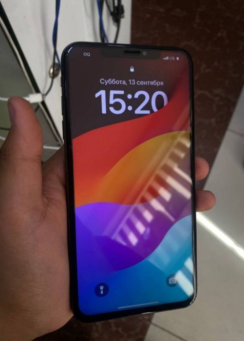 IPhone XS xolati ideal aybi yo'q  LL/A