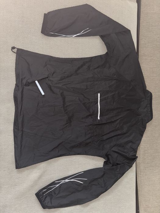 Дамски ветровки Nike и Asics