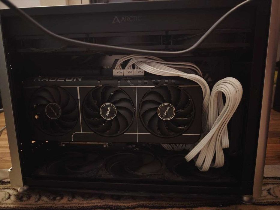 Геймърски компютър ITX Jonsplus i100  i7-14900KF, RX 9070 XT 16GB 32GB
