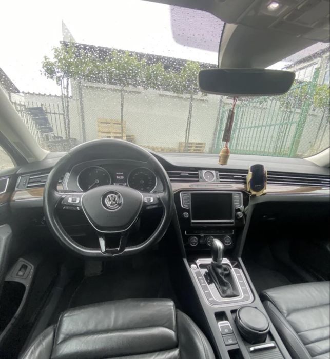 Продавам VW B8 2015 година