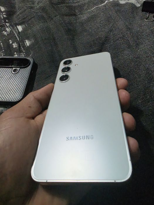 Продам Samsung s24+